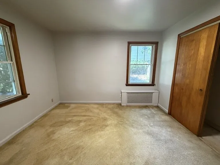 433 Allenford St — Photo 14