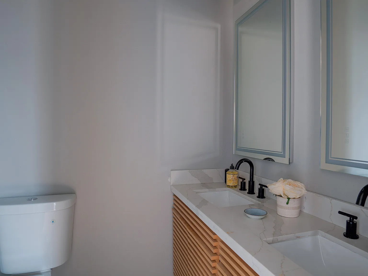 2 bed, 928 sqft, $1,991 — Photo 3