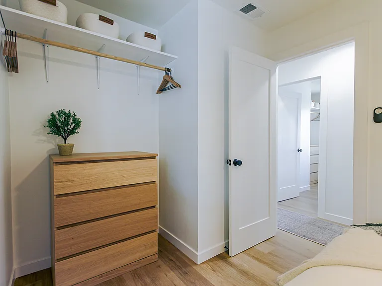 644 Arthur Ave — Photo 30