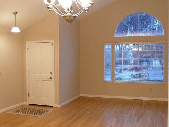 2nd image of 3304 Brittany Cir