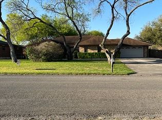 153 Guadalupe River Dr, Seguin, TX 78155
