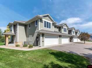 814 Pinnacle Path, Mankato, MN 56001