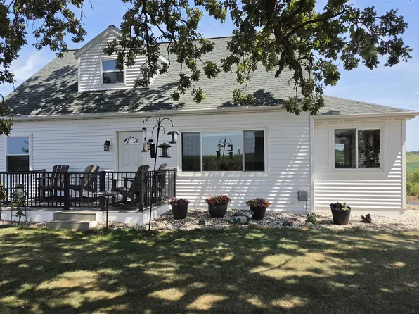 2480 Nora Rd, Cottage Grove, WI 53527