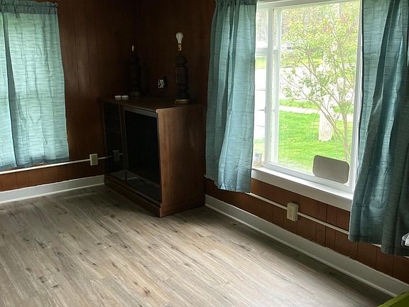5th image of 59 Pine St