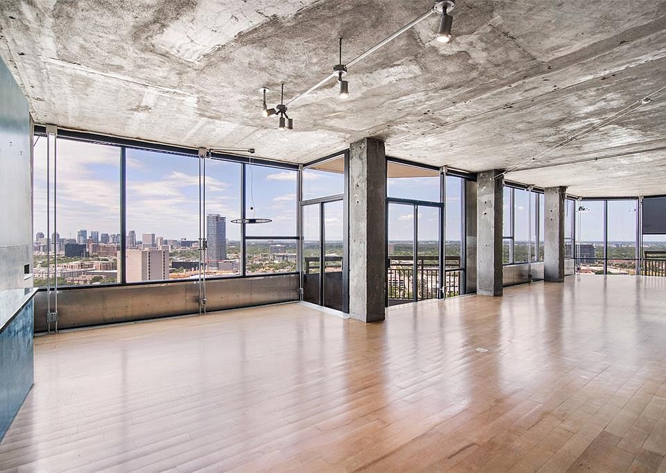 1st image of 14 Greenway Plz Penthouse 28E
