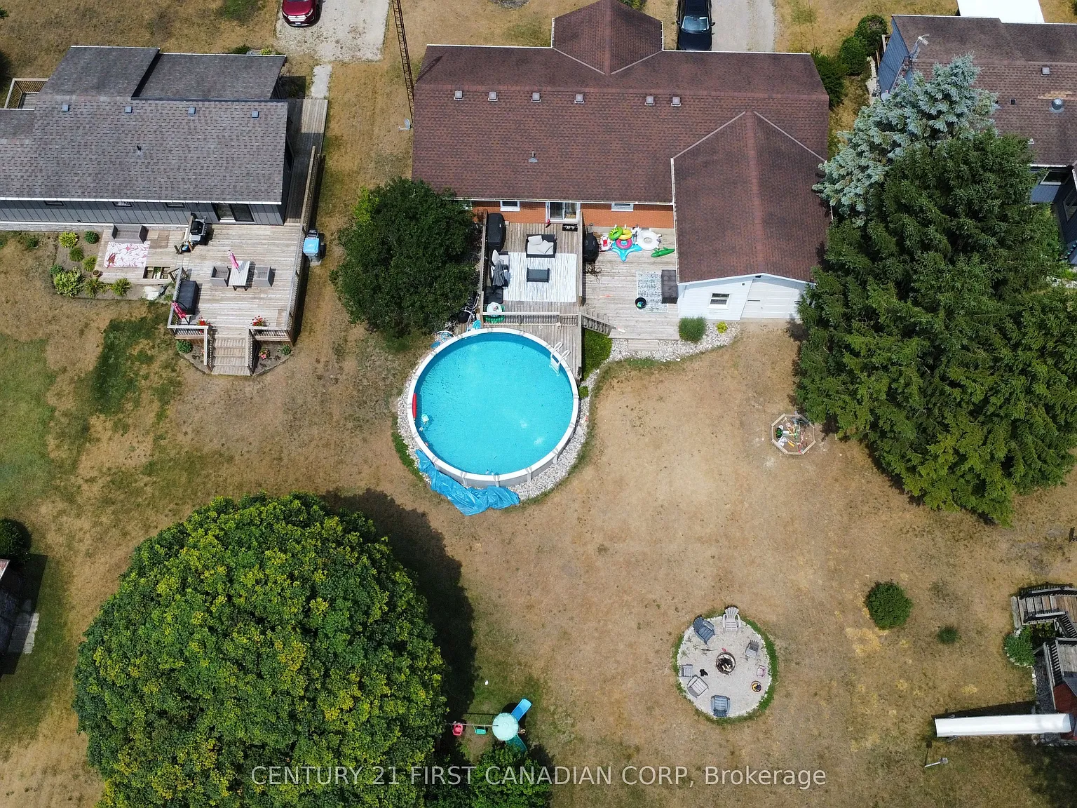 4 bed, $2,400 — Photo 4