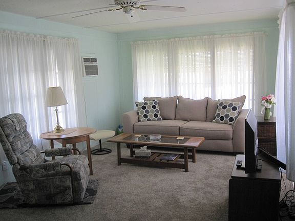 2nd image of 10 Stephens Ave #10