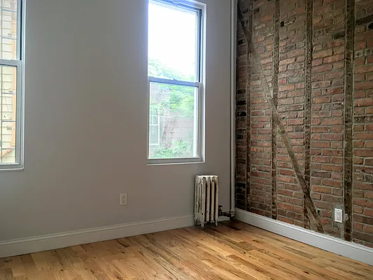 Rented by Brickwood Realty | media 27