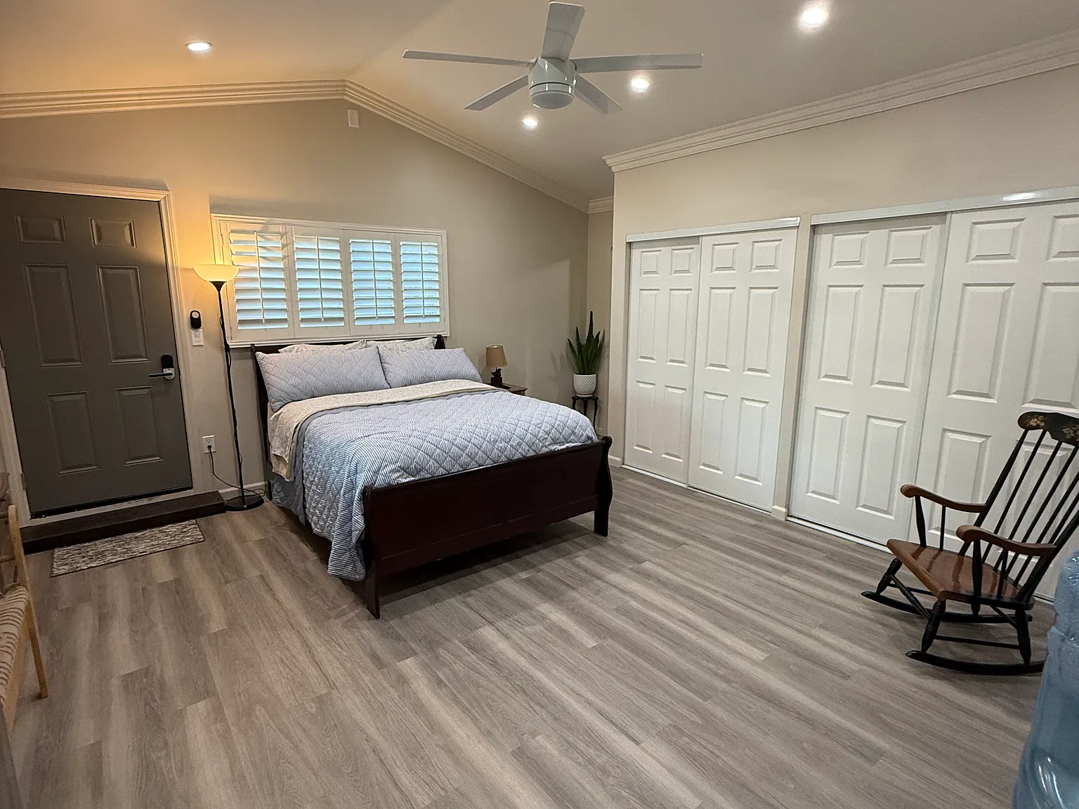 Studio, 350 sqft, $1,800 — Photo 4
