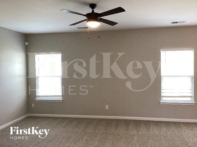 Building Photo - 2816 Bluestem Ln