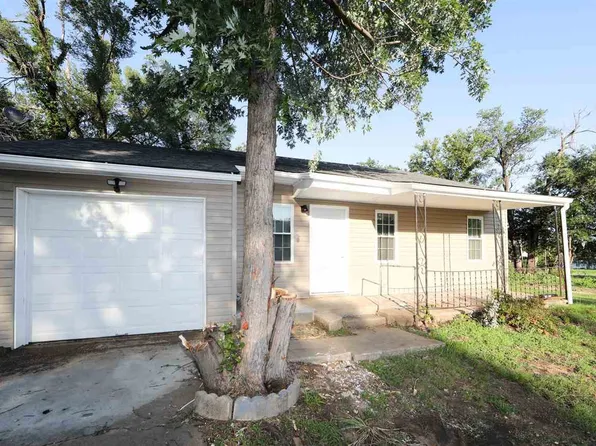 1513 S 8th St, Ponca City, OK 74601