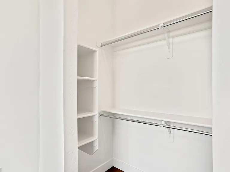The Parkway Apartments — Photo 26
