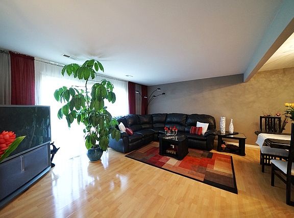 2nd image of 1040 Cranbrook Dr