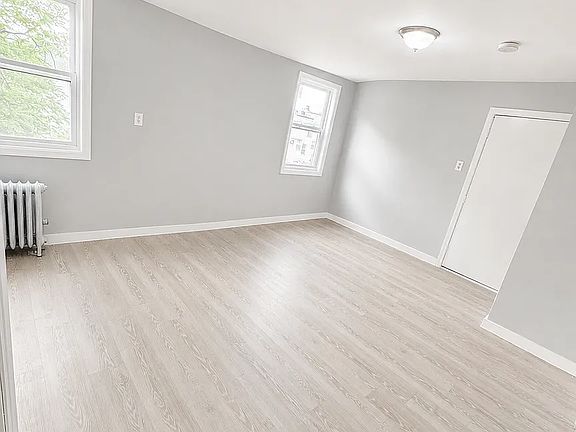 4th image of 199 Parker St Floor 2
