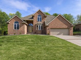 1314 Hunters Ridge Ct, Evansville, IN 47725