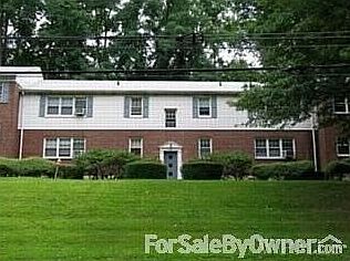 2nd image of 52 Underhill Ave