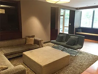 Rented by R New York