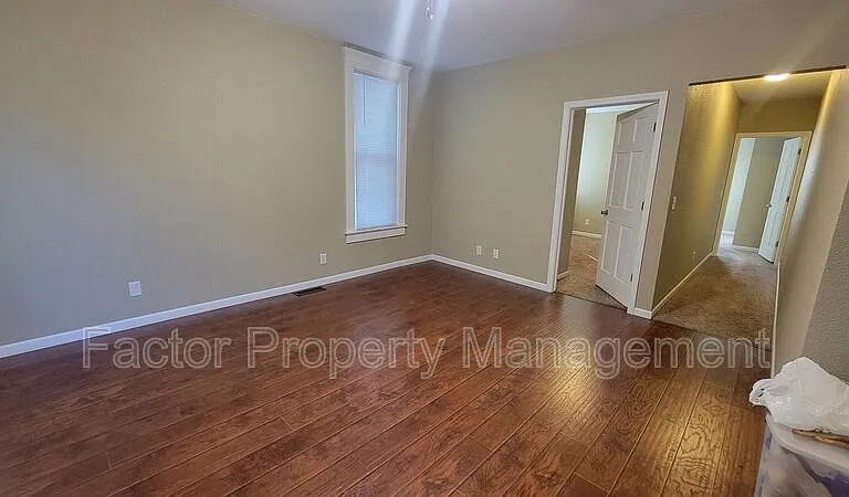 730 N Broad St — Photo 4