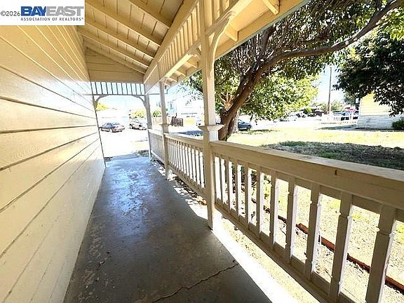 3rd image of 72 Andrew Ave