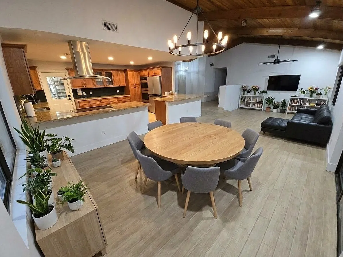 4 bed, 2138 sqft, $1,500 — Photo 1
