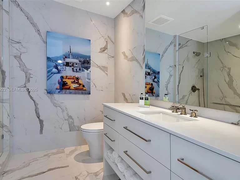 100 S Pointe Dr #708 — Photo 12
