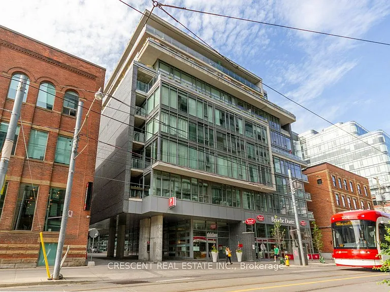 650 King St W #402 — Photo 4