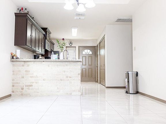 3rd image of 4301 Black Buck Cir