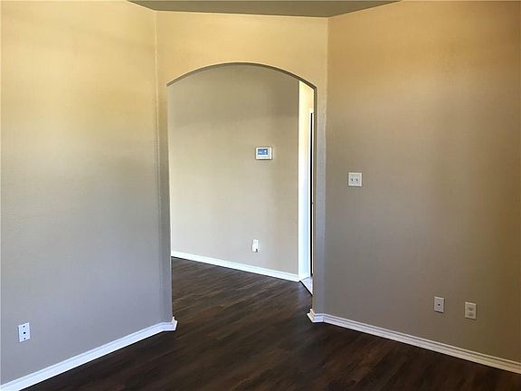 4th image of 117 Blue Wood Dr