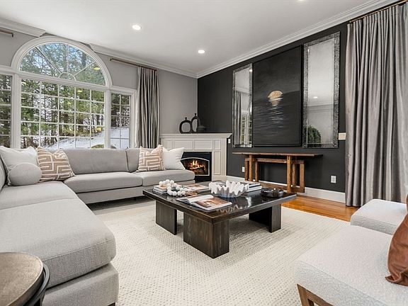 5th image of 55 Forest Ridge Rd
