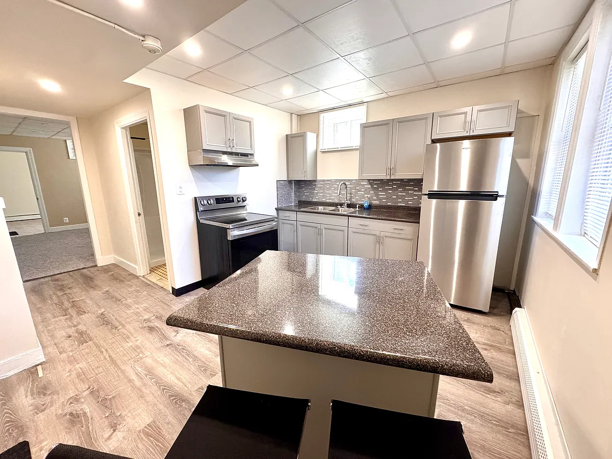 Building Photo - 143 Pidge Ave #5