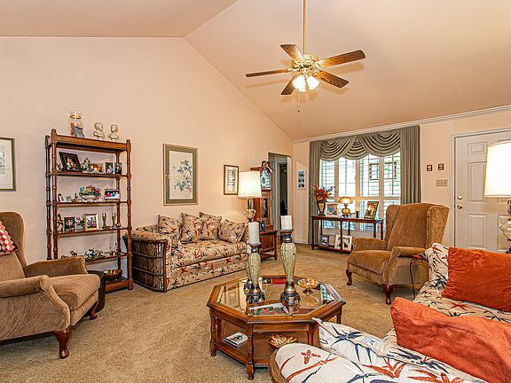 3rd image of 10131 Rockbrook Dr