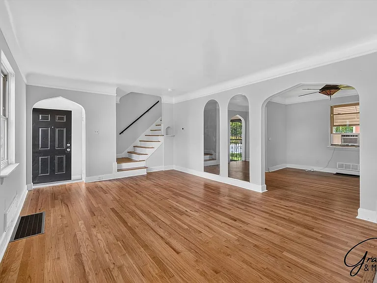 5911 Somerset Ave — Photo 4