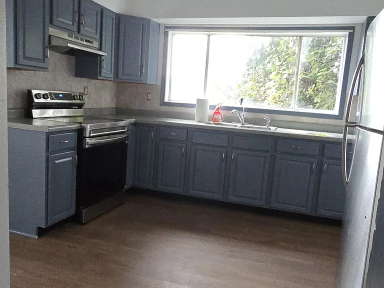 207 Lincoln Ave — Photo 2