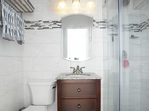 5th image of 166 E 35th St APT 14H