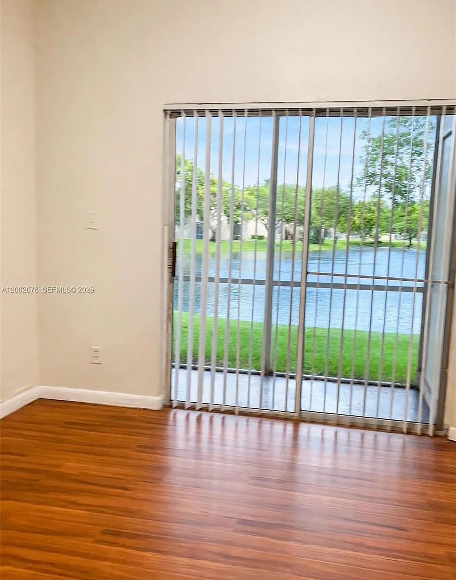 Waters Edge At Deerfield — Photo 4
