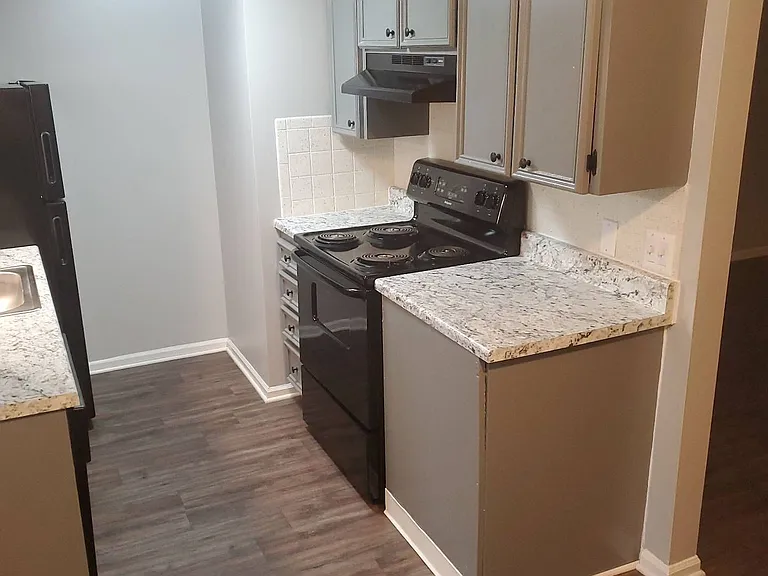 Stratford East Apartments — Photo 46