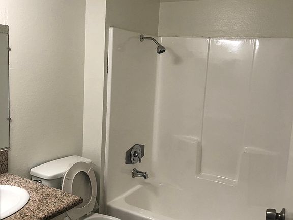 3rd image of 20600 Seine Ave #1