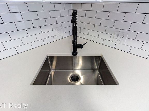 5th image of 3355 N Troy St #8862743