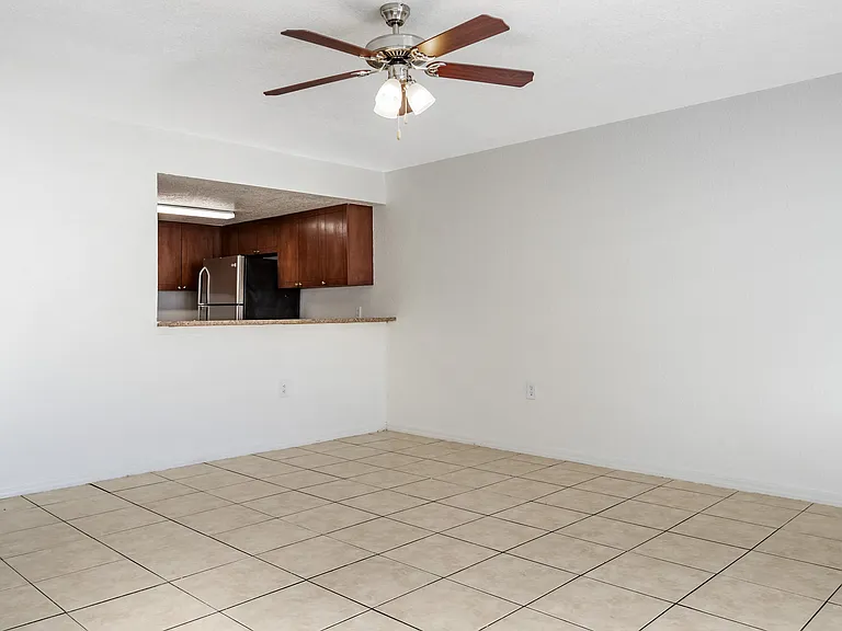 Mariner's Cove Apartments — Photo 13