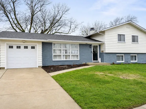 6418 Bradley Dr, Woodridge, IL 60517