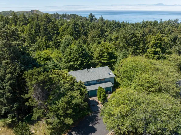 221 NE 69th Pl, Newport, OR 97365