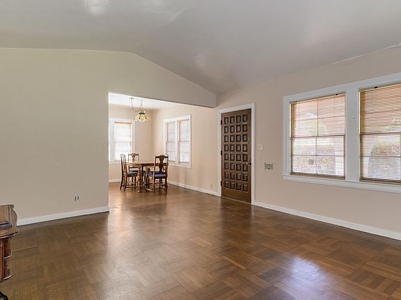 4th image of 343 Jeter St