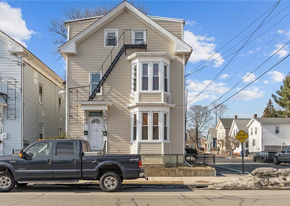 1st image of 135 Laurel Hill Ave