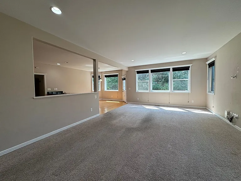 4467 Castlerock Dr — Photo 17