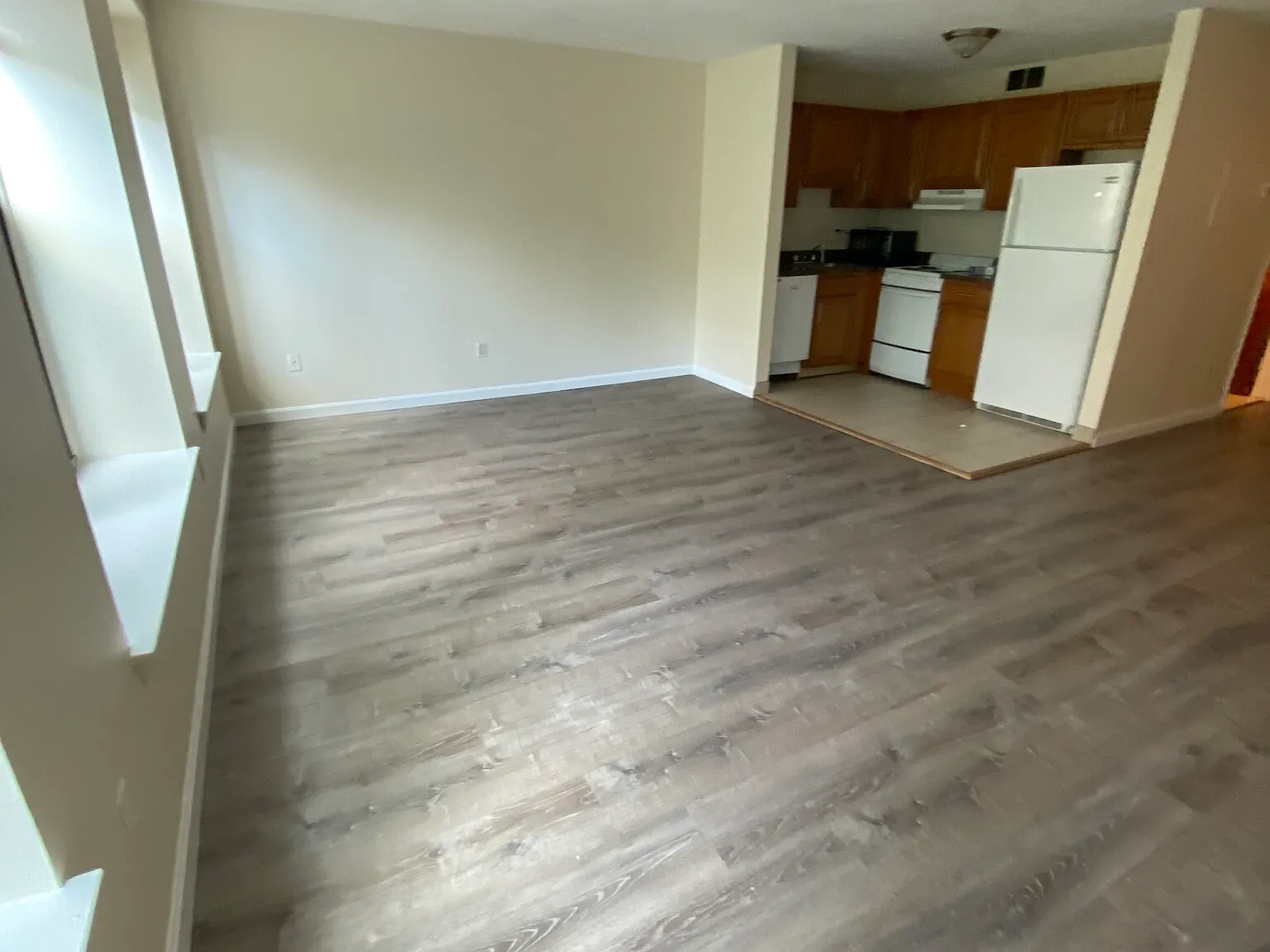 Studio, 500 sqft, $2,400 — Photo 2