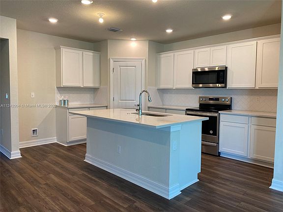 3rd image of 3167 Pigeon Plum Dr