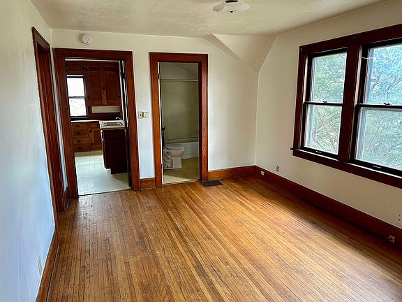 5th image of 1502 Fairview Ave