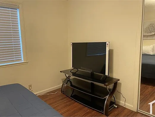 1 bed, 290 sqft, $2,350 — Photo 2