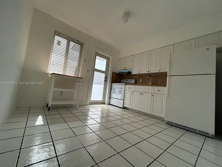 4250 NW 3rd St #4250 — Photo 7