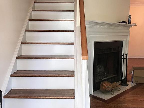 5th image of 8678 Venoy Ct